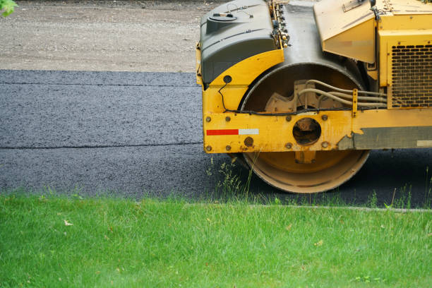 Best Driveway Paving Contractor  in Highland Rk, PA
